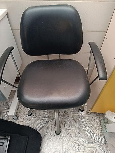 Ofis/kreslo stulu – - Material: qara süni dəri oturacaq və arxa hissə — 2