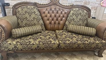 quxna divan: Klassik üslubda dəst: 1 ədəd ikioturacaqlı divan və 2 ədəd kreslo - — 3