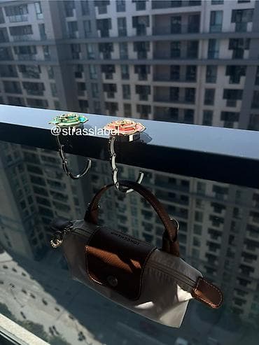 Çanta asılqanları Məhdud saydadır, metrolara çatdırılma