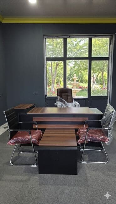 Ofis masaları: Yeni, Müdir üçün, Dördbucaq masa — 1