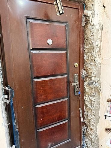 qapi: Mənzil üçün İşlənmiş Giriş qapısı 90x220 sm Çərçivə ilə, Zəmanətsiz, Ünvandan götürmə — 4