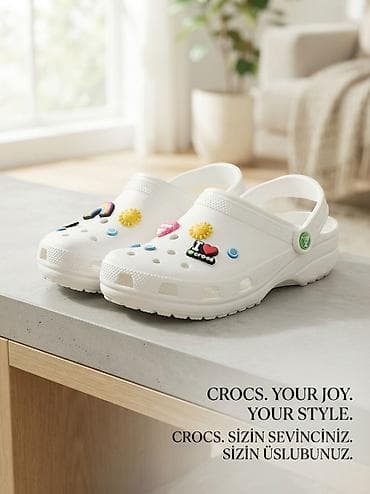 sabolar: Ağ rəngdə Crocs Classic clogs – yüngül, rahat və gündəlik istifadə — 1