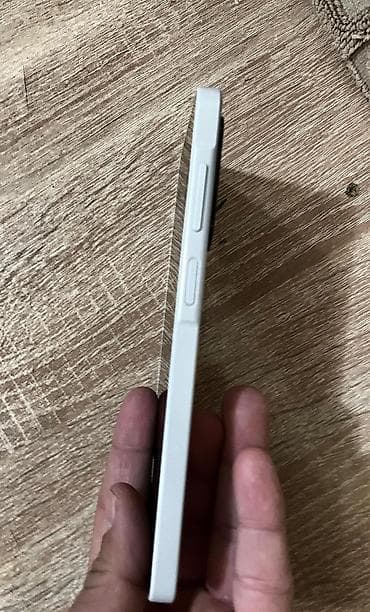 təcili telefon: Samsung Galaxy A26 5G, 128 GB, rəng - Ağ, İki sim kartlı — 2