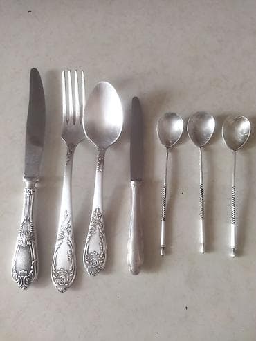 3d qelem bakida: Gümüş rəngli süfrə dəsti – 7 parça Tərkib: - 1 ədəd böyük bıçaq – — 1