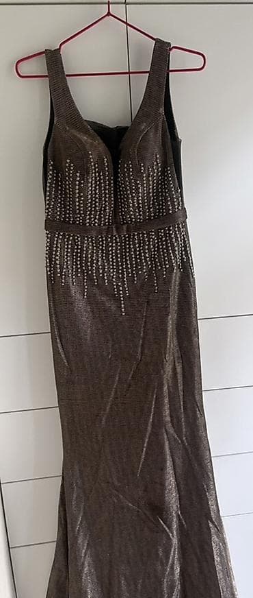 vecerni paltar: Qadın gecə/libas paltarı - Rəng: tünd qəhvəyi-metallic effektli parça — 1