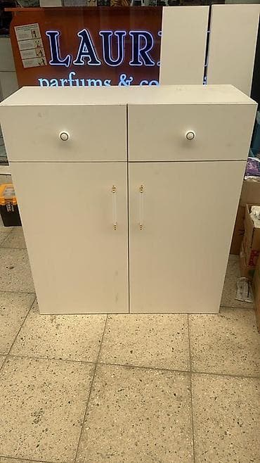 Ağ rəngli çoxfunksiyalı şkaf - Dizayn: Minimalist, hamar səthli — 1