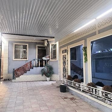 ramanı: Satılır – həyət evi - Hündür hasarlı və dekorativ elementlərlə — 3