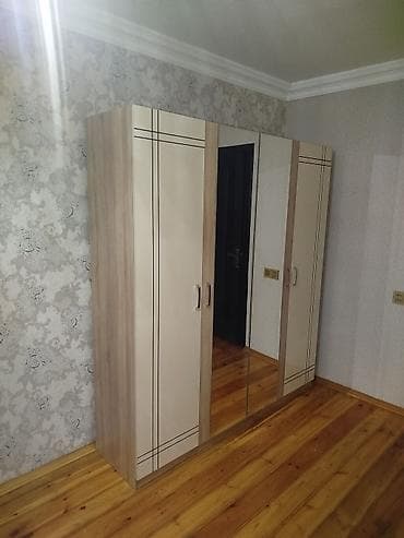 sumqayıt bina evi: Tam mebellı 2 otaqlı mənzil 3 otağa duzelıb.ev cox selıqelı remontlu — 4