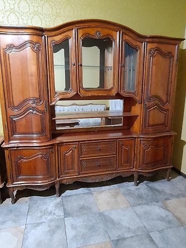 Bufet, qədimi Rumıniya. - Mənşə: Rumıniya, klassik antik üslub - — 2
