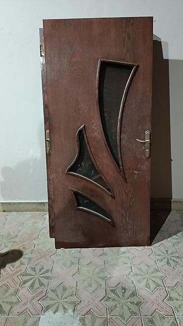 balıqcı cantası: Qapi 6eded 50azn biri Musviqabad 0378 leli Taxta giriş/daxili qapı — 1