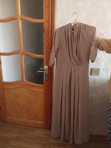 iki: Uzağı iki dəfə toya geyinilib 1saatlik, toqqasida var endirim var — 1