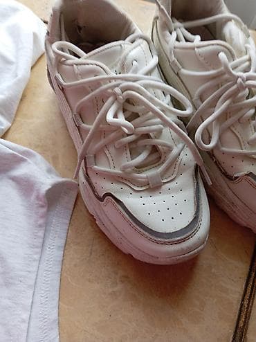 nike air force: Ağ rəngli idm37 raz an üslublu dəst: - Qolsuz, qısa kəsimli kapüşonlu — 5