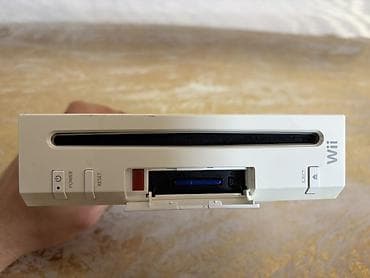 mac mini m4: Nintendo Wii PAL tam işlək vəziyyətdədir. Dəst şəkildə görünən bütün — 7