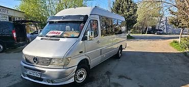 maşın avtomobil: Mercedes-Benz Sprinter mikroavtobus — 2
