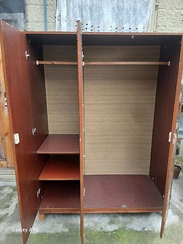 taxt kiravat: İşlənmiş, 3 qapılı, Qəhvəyi, Taxta, Açılan, Düz dolab — 2