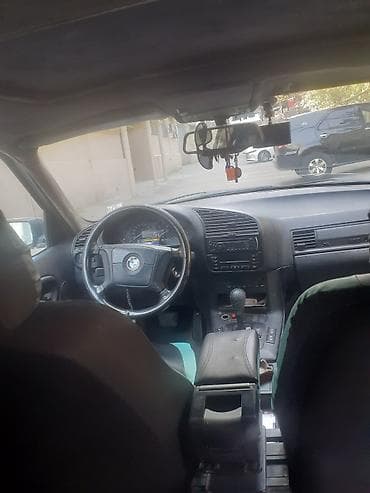 Мототранспорт: BMW 3 series: 1.8 л | 1998 г. Седан — 5