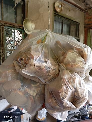 un kisəsi: 10 kg Qurudulmuş çörək dilimləri Təsvir: - Təbii şəkildə dilimlənmiş — 2