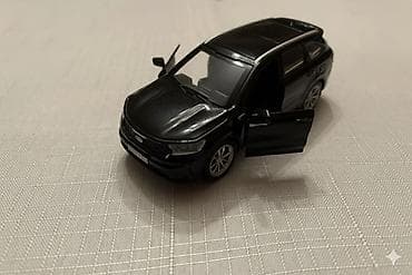 maşln oyunu: Qara rəngdə metal oyuncaq SUV model avtomobil - Realistik dizayn — 2