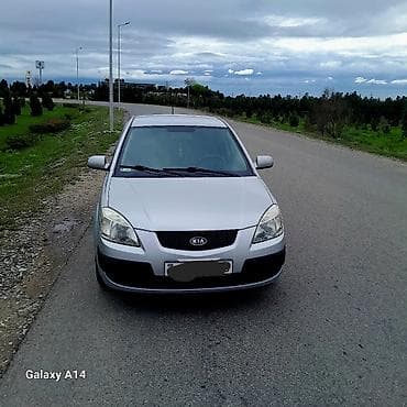 Kia Rio: 1.5 l | 2006 il Sedan