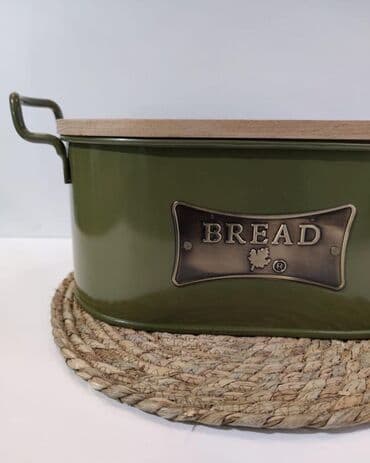 Çörek qabı Qapağı doğraması taxtası kimi de istifade edile biler