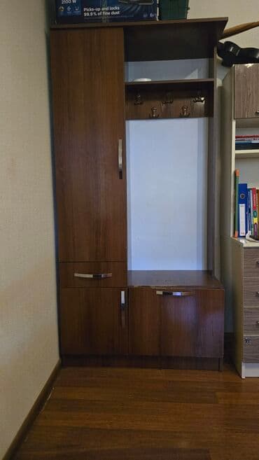 işlenmiş şkaf: İşlənmiş, Açılan, Düz dolab, Ayaqqabı dolabı — 1