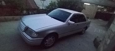 Mercedes-Benz 220: 2.2 l | 1994 il Sedan