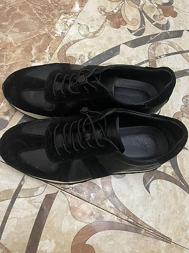 sport ayaqqabilar: Qara rəngli kişi krossovkaları BaGozza krossovkaları satılır. İdeal — 5