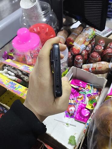 irşad iphone 14: Redmi Note 11, 128 GB, rəng - Qara, Qırıq — 3