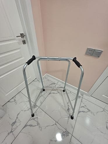 Gəzinti üçün yüngül metal “walker” (dəstək çərçivəsi) - Material