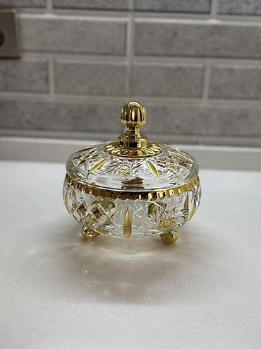Şüşə qapaqlı dekorativ qab - Material: qalın kəsimli şüşə - Dizayn