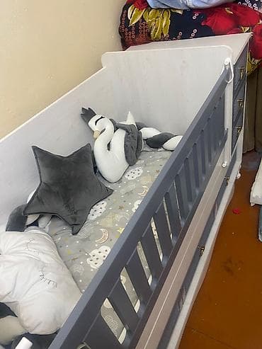 Beşiklər: Oğlan və qız üçün, Dördbucaq, Beşik, Dəstsiz, Matras ilə, Yellənmə mexanizmsiz — 3