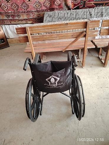 Tibbi maskalar: Təkərli əlil arabası - Konstruksiya: möhkəm metal çərçivə, qara rəng — 2