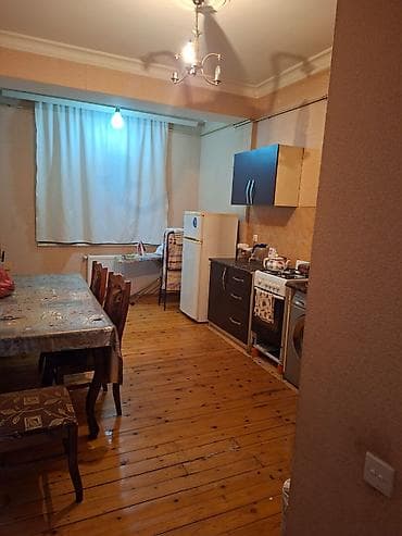 taxta stol stul: Özünə baxan işgüzar təmizkar 1 nəfər xanım otaq yoldaşı lazımdır — 5