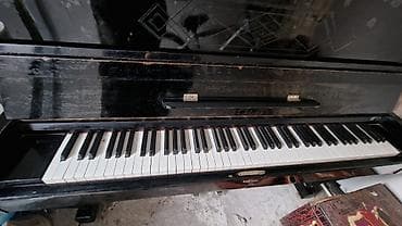 gitara sim: Upright pianino – klassik qara rəngdə, akustik (mexaniki) model — 6