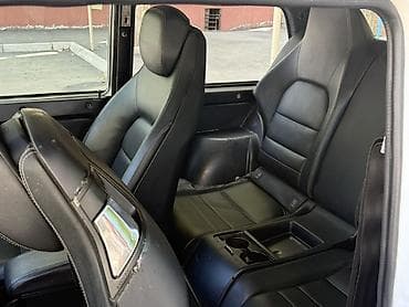 sukan seti: Lada Niva 4x4, ağ rəng, 3 qapılı off-road SUV. Texniki və xarici — 3