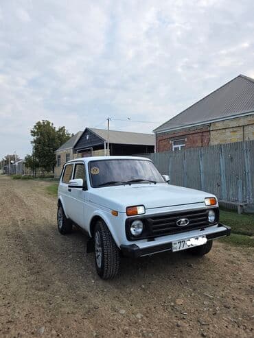 VAZ (LADA) 4x4 Niva: 1.7 l | 2017 il 95000 km Ofrouder/SUV