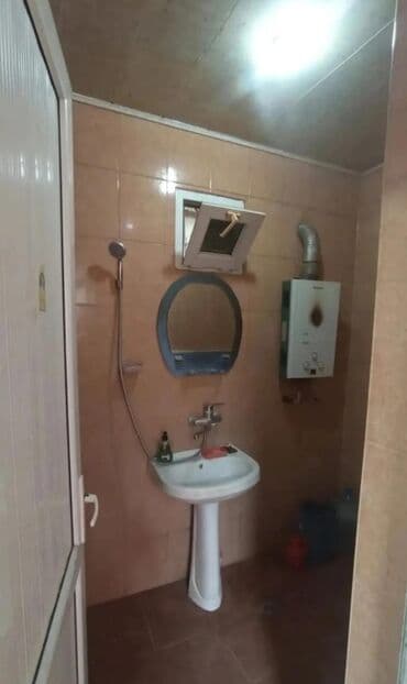 Həyət evi alıram: Satılır: həyət evi - Plan: 1 mərtəbə, 2 otaq (yataq/zal), ayrıca — 2