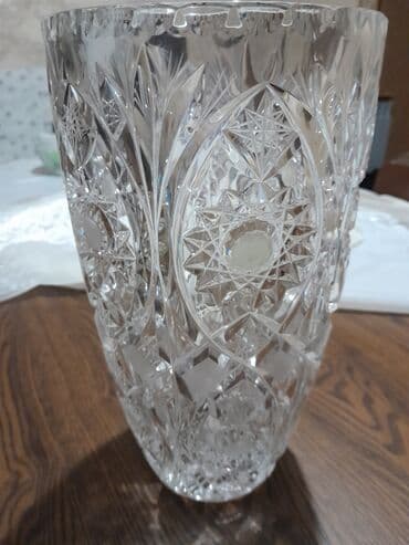 Bir vaza, Xrustal lalafo.az -da Bir vaza, Xrustal