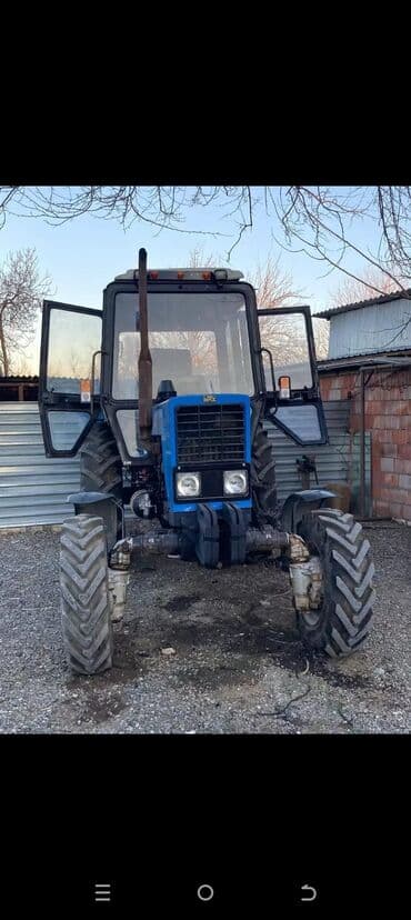 диски на внедорожники: Belarus 82.1 traktor - Rəng: mavi - 4x4 (ön dartı) konstruksiyası - — 7