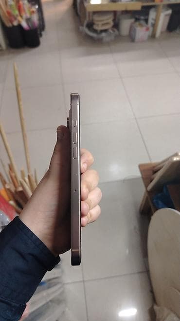s 23 telefon: IPhone 16 Pro Max, 256 GB — 3