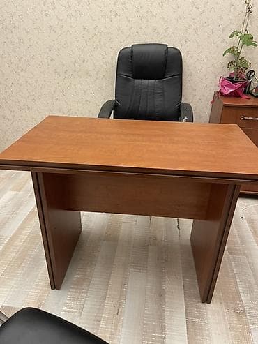 taxta: Ofis mebelləri dəsti Tərkib: - İş masası: klassik düzbucaqlı forma — 2