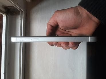 hdmi kabel telefon: Ağıllı telefon – gümüş rəngli, düz kənarlı korpus, şüşə ön panel - Ön — 5