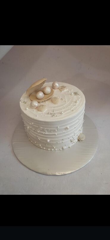 5 yas tortu: Xüsusi dizayn tortlar - Tema və dekor: Dəniz mövzulu incə kremli tort — 1