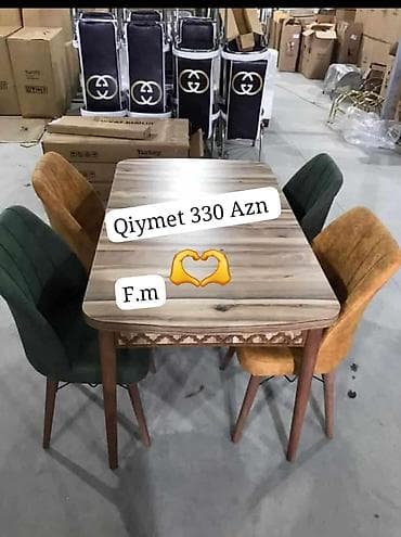 Masa ve oturacaq rəng seçimi var