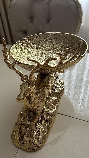 qab gulleri: Meyve qabi 95 azn . Hediyye alinib 2 gundur.Qızılı maral fiqurlu — 1