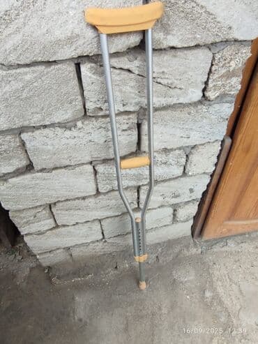 çəlik: Alüminium qoltuqağacı - Material: yüngül və möhkəm alüminium karkas - — 1