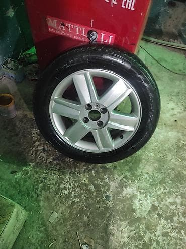 kireditle masin: Disk təkər Renault R 16, 5 Boltlu — 2
