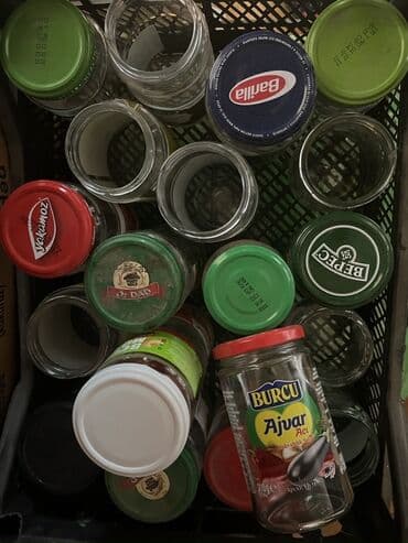 крышки кока кола: Müxtəlif ölçülərdə şüşə bankalar, hamısının qapağı var.qiyməti — 4