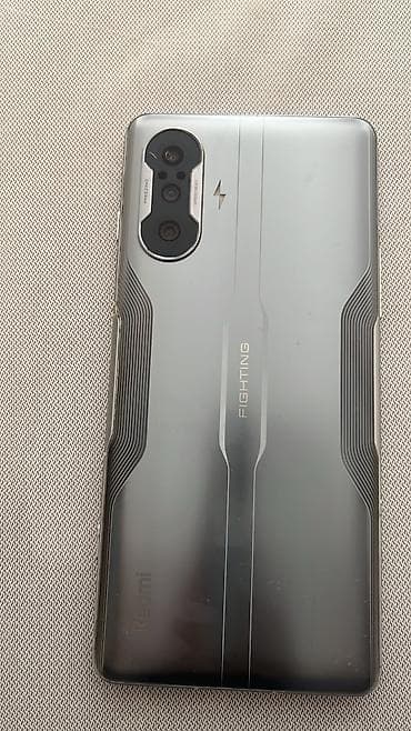 xiaomi pad: Xiaomi Redmi K40 gaming seriyasına aid smartfon. Arxa paneldə — 1