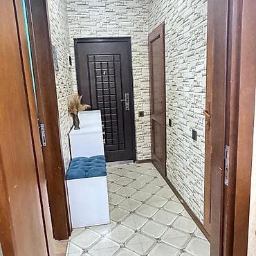 Bakı, 4-cü mikrorayon, 3 otaqlı, Köhnə tikili, m. Memar Əcəmi, 70 kv. m
